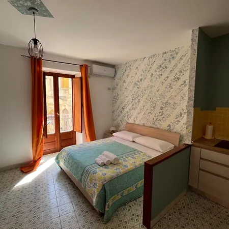 Window On The Sunset Lägenhet Cefalù