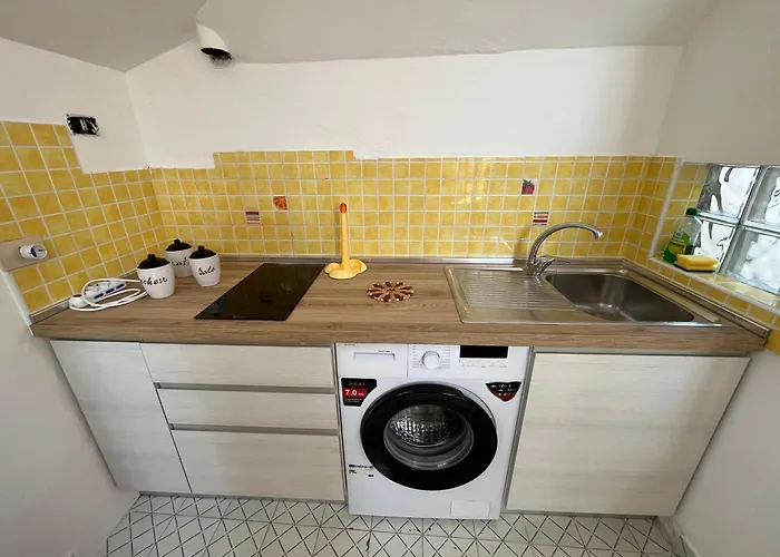 Window On The Sunset * Cefalù