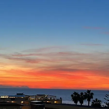 Window On The Sunset Apartment