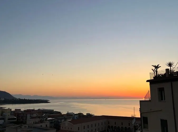 Window On The Sunset * Cefalú