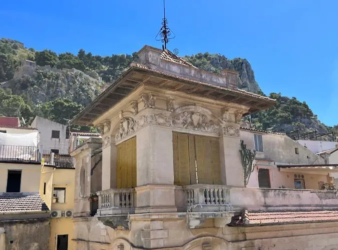 Window On The Sunset Apartman Cefalù