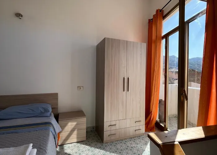 Window On The Sunset Apartman Cefalù