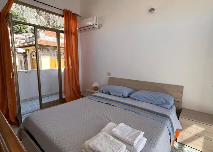 Window On The Sunset * Cefalú